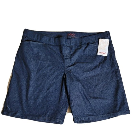 Chic Denim Shorts 24W Blue Stretch Pockets NWT! - Picture 1 of 3